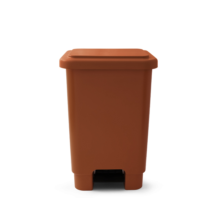 LIXEIRA COM PEDAL 25 LITROS