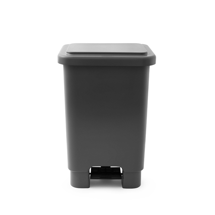 LIXEIRA COM PEDAL 100 LITROS