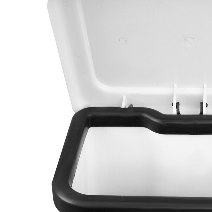 LIXEIRA COM PEDAL 15 LITROS